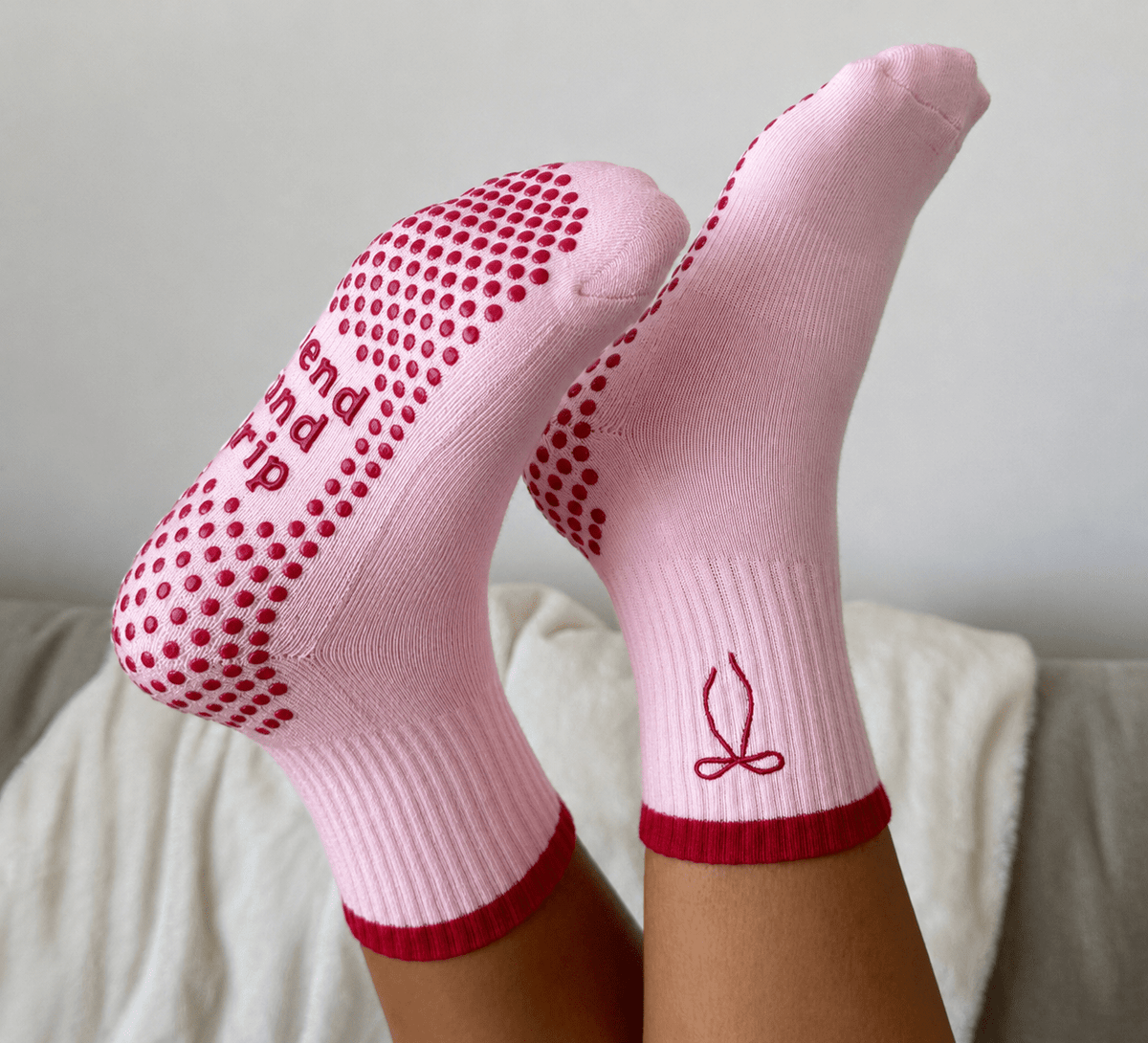 The Red Bow - bend and grip